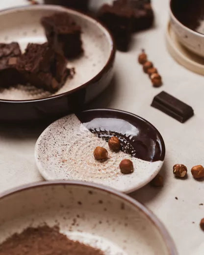 Maža keraminė tarkavimo lėkštutė / Brownie – detalės vaizdas | Beata Nicholson