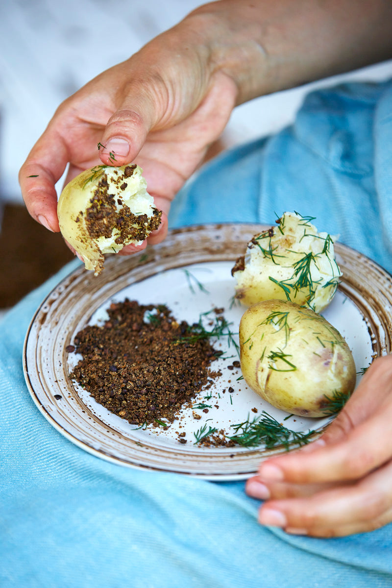 Beatos Nicholson knyga "Taste Lithuania"