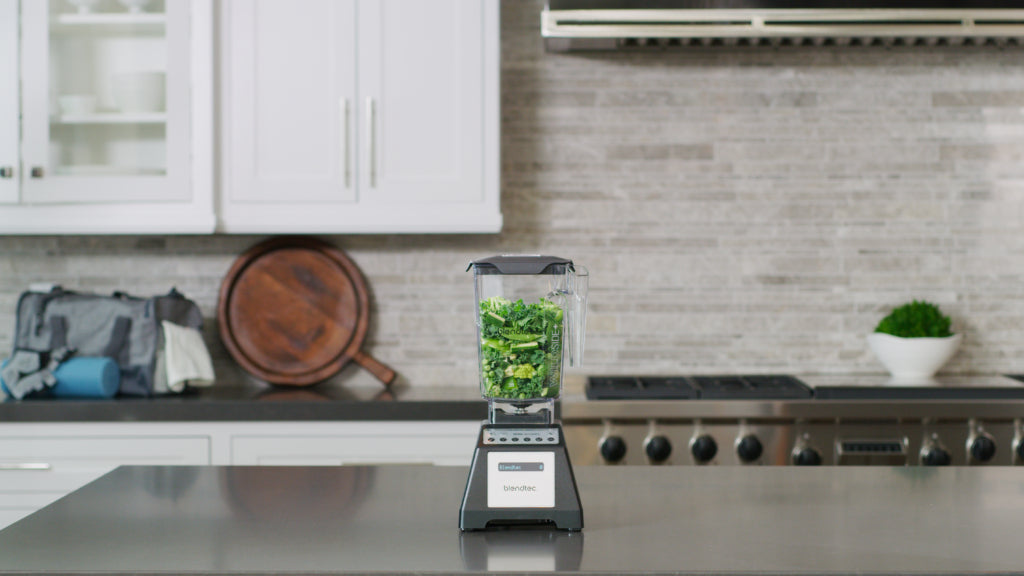 Blendtec Total Blender juodas su wildSIDE+ ąsočiu iš šono