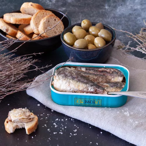Sardinės ypač tyrame alyvuogių aliejuje su fleur de sel druska | Ferrigno – galinis vaizdas | Beata Nicholson