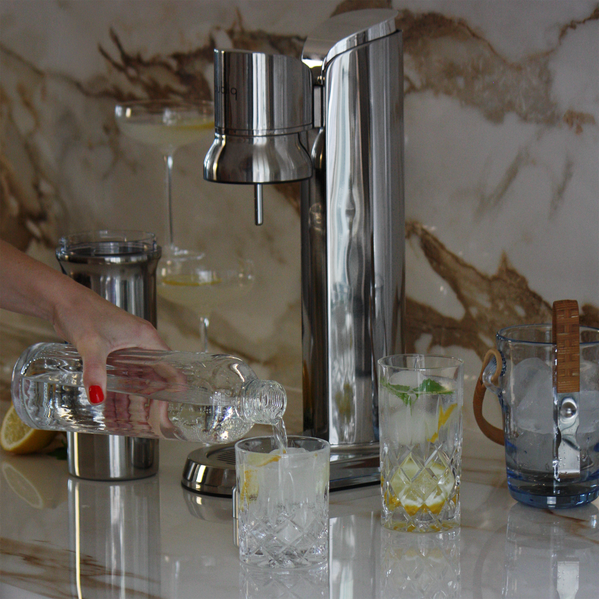 Glass bottle for bubliq glass carbonator bubliq