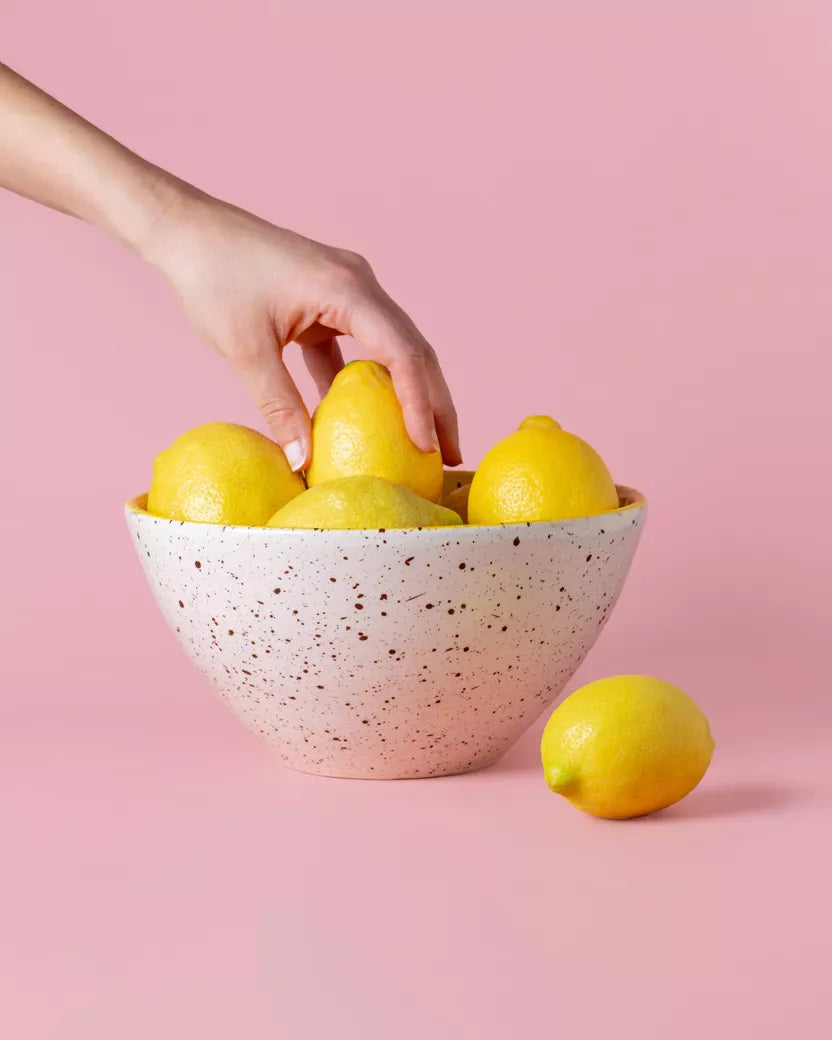 Keramikinis salotų dubuo Ø21cm 1.5L / Baltai ir geltonai margas CINAMONAS – šoninis vaizdas | Beata Nicholson