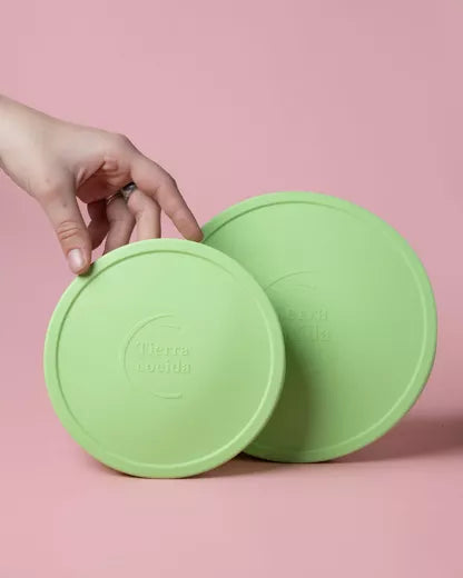 Reusable silicone lids for grating bowls