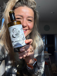 Švelnus, aromatingas, nefiltruotas nedidelės partijos aliejus 🌿 🫒🫒🫒 – galinis vaizdas | Beata Nicholson
