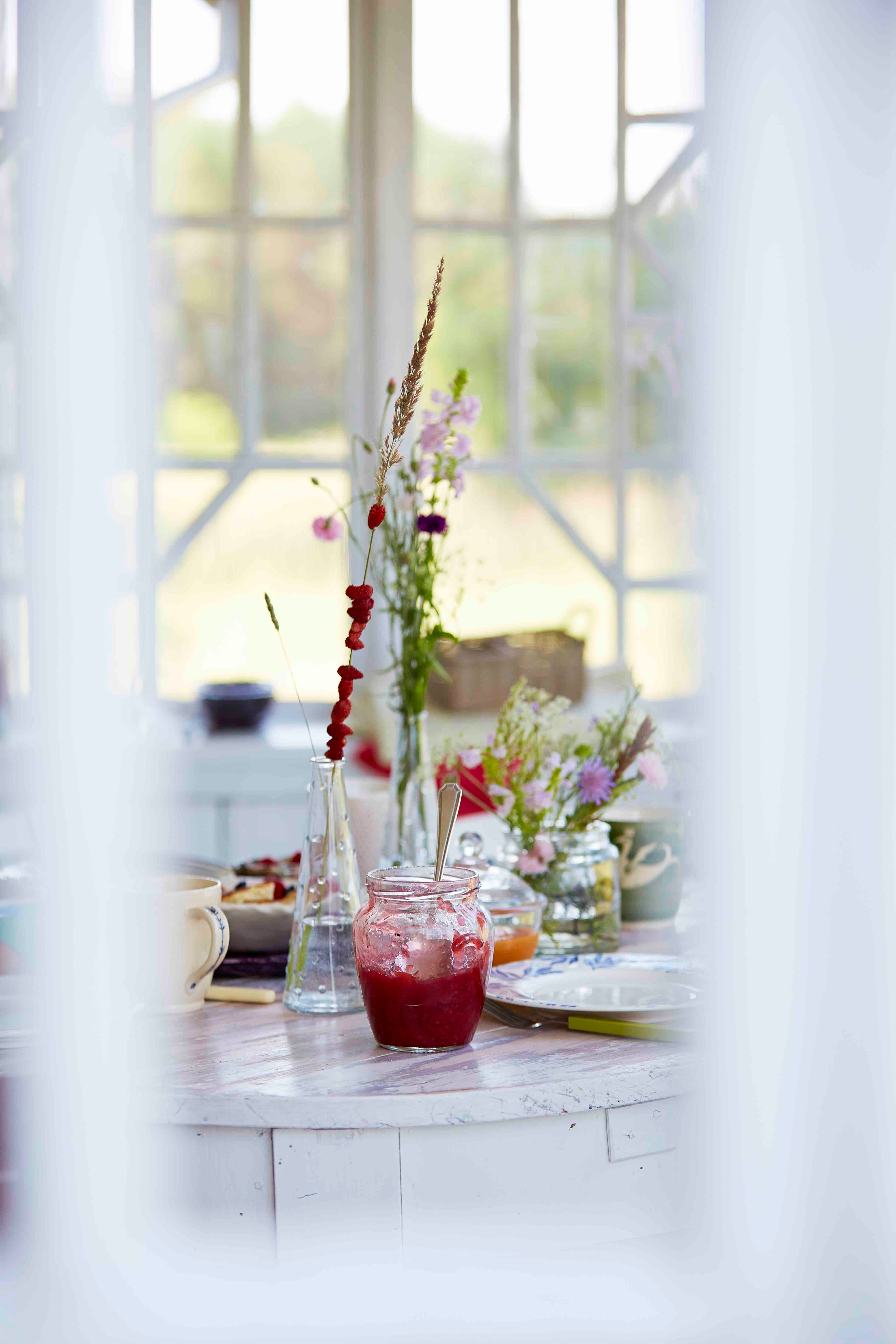 Beatos Nicholson knyga "Taste Lithuania"