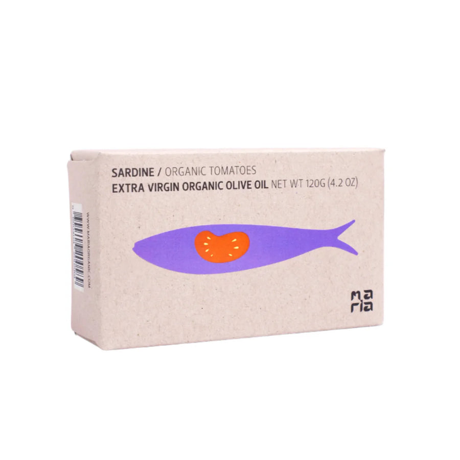 Sardinės ekologiškame pomidorų padaže ir pirmo spaudimo alyvuogių aliejuje (BIO) | Maria Organic – priekinis vaizdas | Beata Nicholson