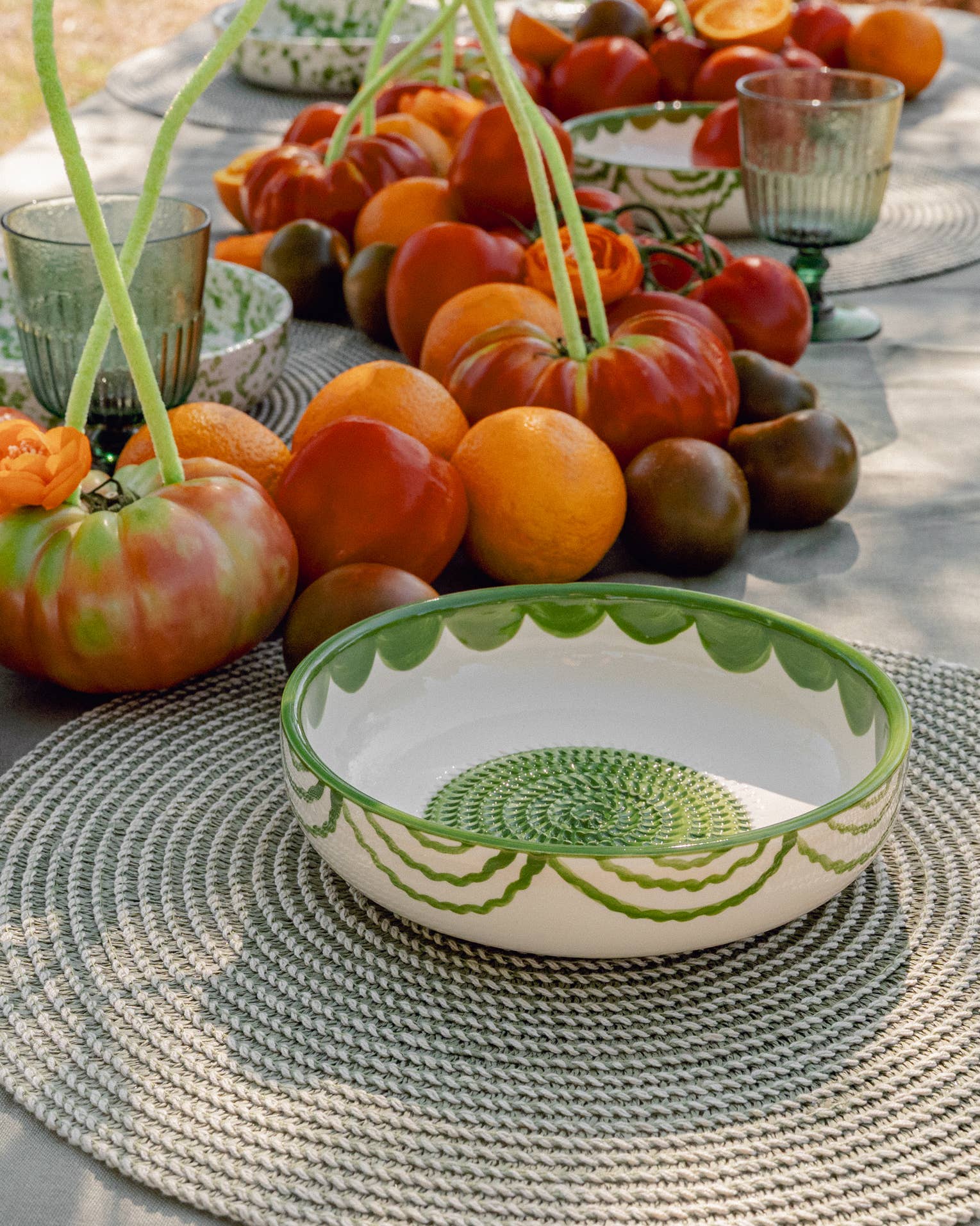 Vintažinis keramikos dubuo su tarka – žalias ir baltas / ROOTS