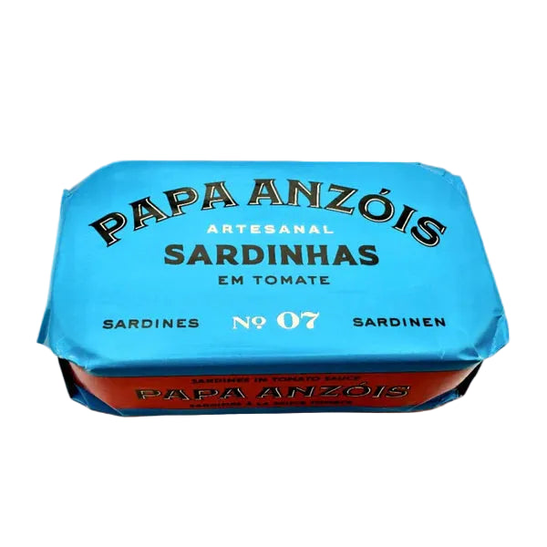 Sardinės pomidorų padaže su pirmojo šalto spaudimo alyvuogių aliejumi | Papa Anzóis No. 7 – pakuotės vaizdas | Beata Nicholson